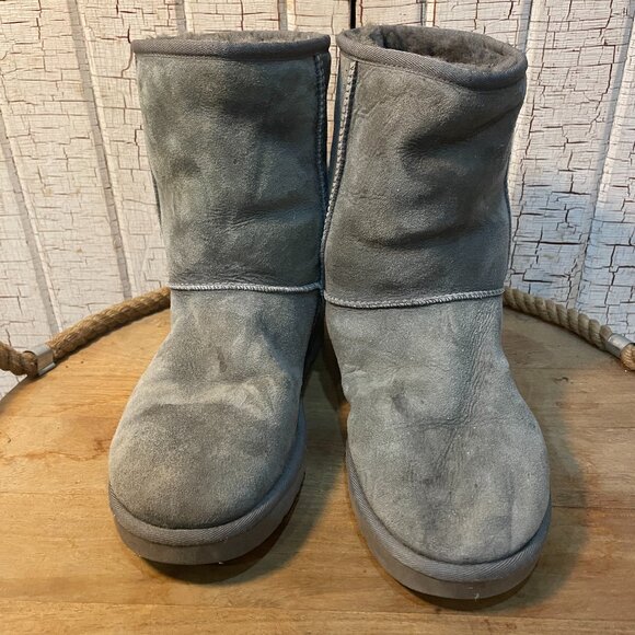 UGG Grey Classic Short II Sheepskin Boots US 8 - Picture 1 of 5
